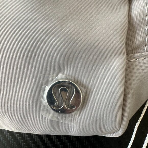 Belt Bag Lululemon 1L New w Tag. Silver - Picture 2 of 5
